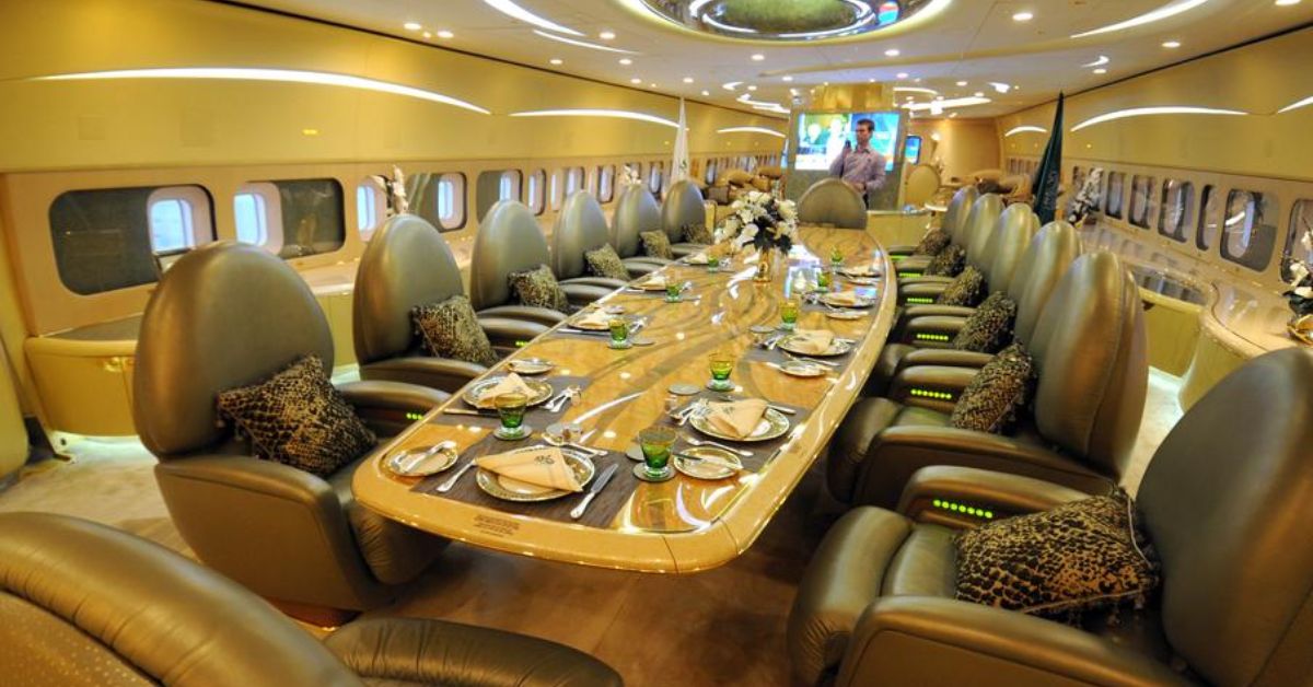 Who owns 10 private jets Who owns 10 private jets